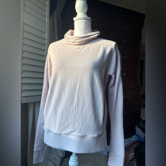 Lululemon Go Forward Pullover
Porcelain Pink size 6 - Picture 2 of 9